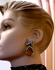 a beautiful vintage costume jewelry Juliana earrings unsigned