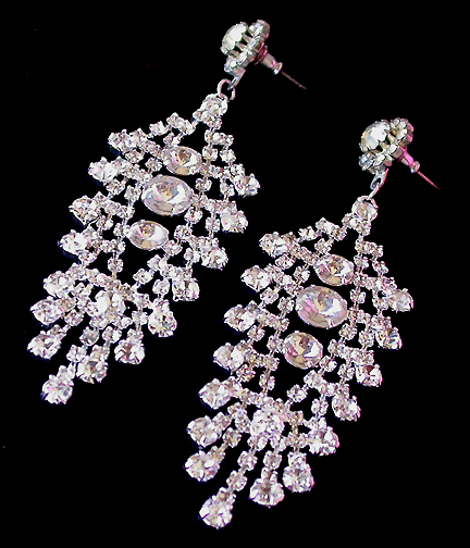 Crystal Rhinestone Silvertone Vintage Earrings chandelier earrings Chandelier costume Estate vintage Post Crystal Rhinestone Silvertone Vintage Earrings chandelier earrings Chandelier costume Estate vintage Post