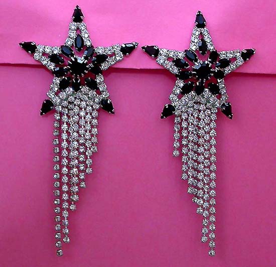 a beautiful VINTAGE COSTUME ESTATE ANTIQUE JEWELRY EARRINGS unsigned