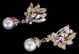 a beautiful vintage costume jewelry Juliana earrings unsigned