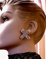 a beautiful VINTAGE COSTUME ESTATE ANTIQUE JEWELRY EARRINGS unsigned