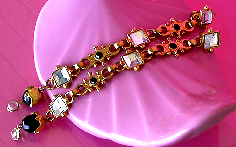 a beautiful VINTAGE COSTUME ESTATE ANTIQUE JEWELRY EARRINGS unsigned