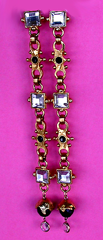 a beautiful VINTAGE COSTUME ESTATE ANTIQUE JEWELRY EARRINGS unsigned