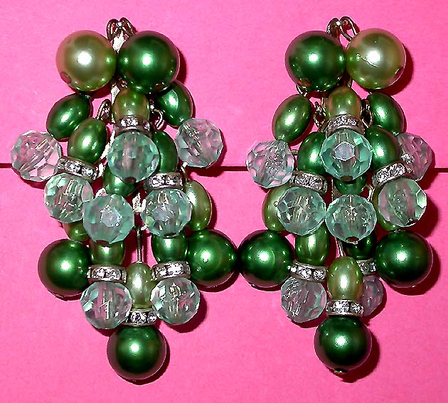a beautiful VINTAGE COSTUME ESTATE ANTIQUE JEWELRY EARRINGS unsigned