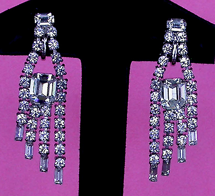 a beautiful VINTAGE COSTUME ESTATE ANTIQUE JEWELRY EARRINGS unsigned