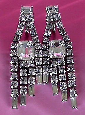 a beautiful VINTAGE COSTUME ESTATE ANTIQUE JEWELRY EARRINGS unsigned