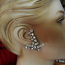 a beautiful VINTAGE COSTUME ESTATE ANTIQUE JEWELRY EARRINGS unsigned