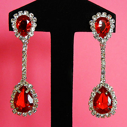 a beautiful VINTAGE COSTUME ESTATE ANTIQUE JEWELRY EARRINGS unsigned