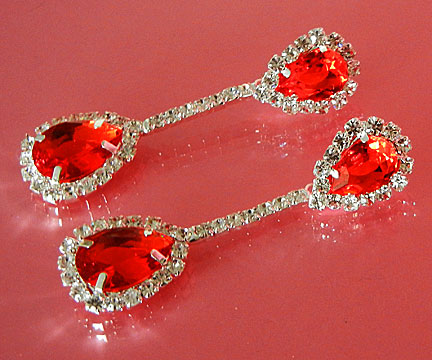 a beautiful VINTAGE COSTUME ESTATE ANTIQUE JEWELRY EARRINGS unsigned