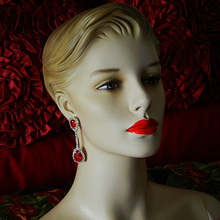 a beautiful VINTAGE COSTUME ESTATE ANTIQUE JEWELRY EARRINGS unsigned