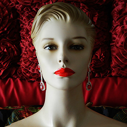 a beautiful VINTAGE COSTUME ESTATE ANTIQUE JEWELRY EARRINGS unsigned