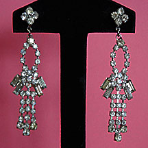 a beautiful vintage costume jewelry Juliana earrings unsigned