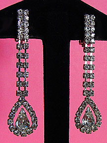 a beautiful VINTAGE COSTUME ESTATE ANTIQUE JEWELRY EARRINGS unsigned