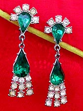 a beautiful VINTAGE COSTUME ESTATE ANTIQUE JEWELRY EARRINGS unsigned