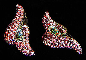 a beautiful VINTAGE COSTUME ESTATE ANTIQUE JEWELRY EARRINGS unsigned
