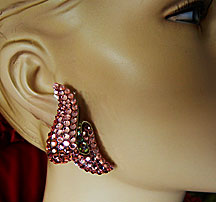a beautiful VINTAGE COSTUME ESTATE ANTIQUE JEWELRY EARRINGS unsigned