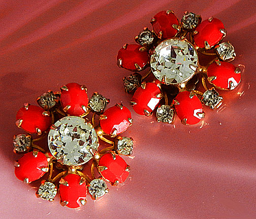 a beautiful VINTAGE COSTUME ESTATE ANTIQUE JEWELRY EARRINGS unsigned