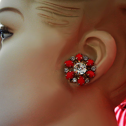a beautiful VINTAGE COSTUME ESTATE ANTIQUE JEWELRY EARRINGS unsigned