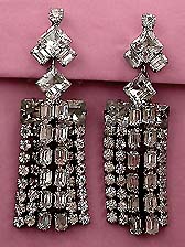 a beautiful VINTAGE COSTUME ESTATE ANTIQUE JEWELRY EARRINGS unsigned