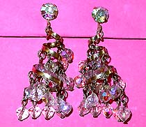 a beautiful VINTAGE COSTUME ESTATE ANTIQUE JEWELRY EARRINGS unsigned