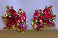 a beautiful VINTAGE COSTUME ESTATE ANTIQUE JEWELRY EARRINGS unsigned