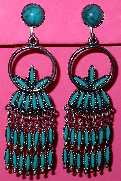 a beautiful VINTAGE COSTUME ESTATE ANTIQUE JEWELRY EARRINGS unsigned