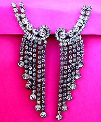 a beautiful VINTAGE COSTUME ESTATE ANTIQUE JEWELRY EARRINGS unsigned