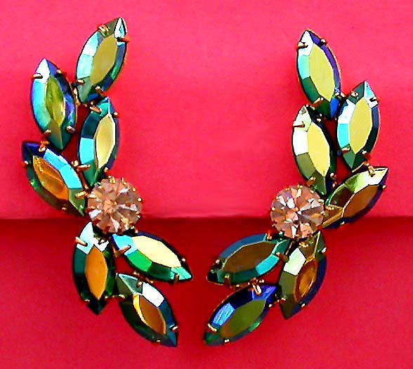 a beautiful VINTAGE COSTUME ESTATE ANTIQUE JEWELRY EARRINGS unsigned