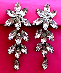 a beautiful vintage costume jewelry Juliana earrings unsigned