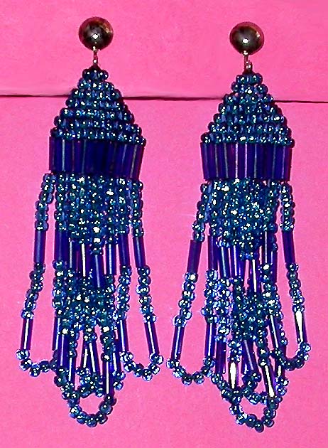 a beautiful VINTAGE COSTUME ESTATE ANTIQUE JEWELRY EARRINGS unsigned