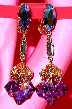 a beautiful VINTAGE COSTUME ESTATE ANTIQUE JEWELRY EARRINGS unsigned