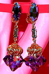a beautiful VINTAGE COSTUME ESTATE ANTIQUE JEWELRY EARRINGS unsigned