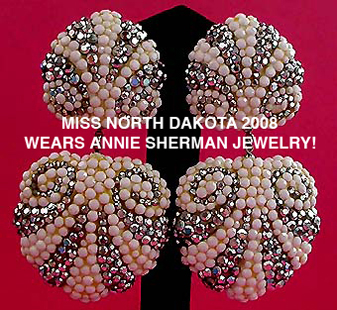 a beautiful VINTAGE COSTUME ESTATE ANTIQUE JEWELRY EARRINGS unsigned