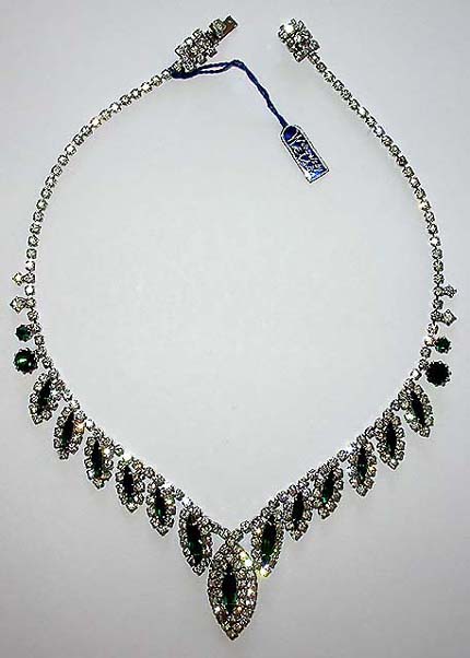 a beautiful vintage costume jewelry necklace Weiss