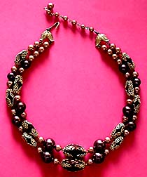 a beautiful vintage costume jewelry Juliana necklace