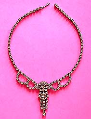 a beautiful vintage costume jewelry choker necklace unsigned