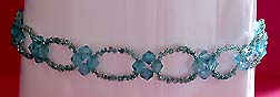 a beautiful vintage costume jewelry necklace unsigned
