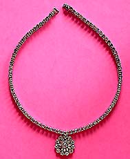 a beautiful vintage costume jewelry necklace Juliana