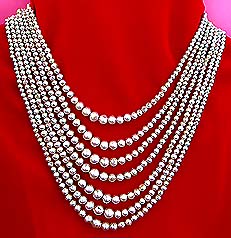 a beautiful vintage costume jewelry Juliana necklace