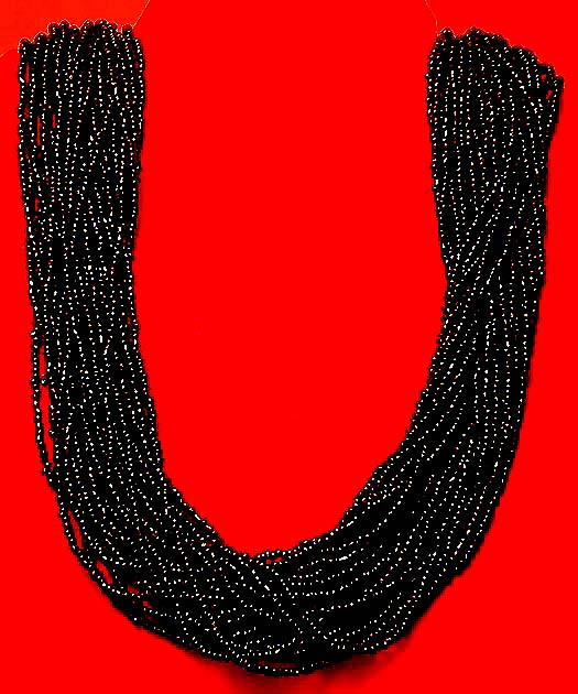 a beautiful vintage costume jewelry necklace unsigned