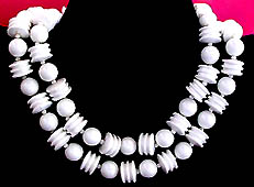 a beautiful vintage costume jewelry Juliana necklace