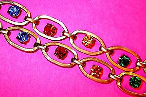 a beautiful vintage costume jewelry necklace unsigned