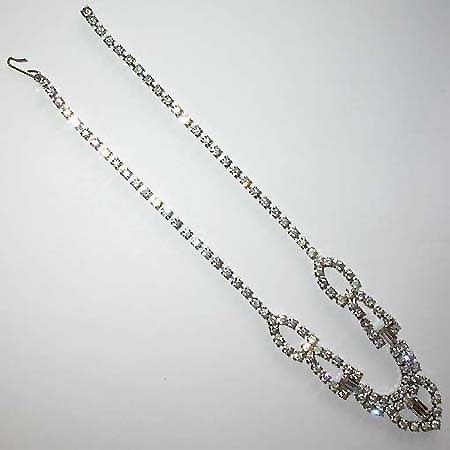a beautiful vintage costume jewelry necklace unsigned