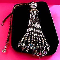a beautiful vintage costume jewelry Juliana necklace