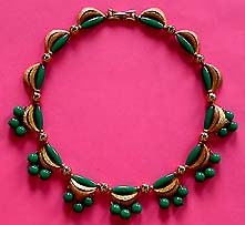 a beautiful vintage costume jewelry Juliana necklace