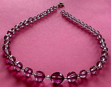 a beautiful vintage costume jewelry necklace unsigned