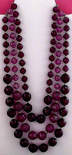 a beautiful vintage costume jewelry necklace unsigned