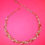 a beautiful vintage costume jewelry necklace Unsigned