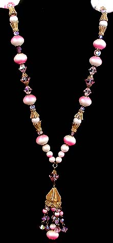 a beautiful vintage costume jewelry necklace unsigned