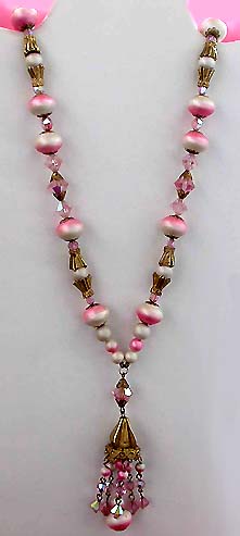 a beautiful vintage costume jewelry necklace unsigned